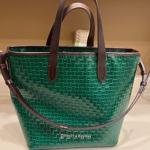 Dooney and Bourke XL Tote/Shoulder Bag